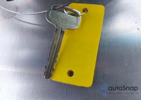 2000 Toyota Camry Le V6 из США, поврежденный, VIN 4T1BF22K0YU944687